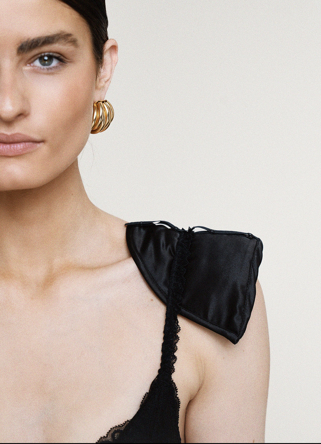 Epaulette Black